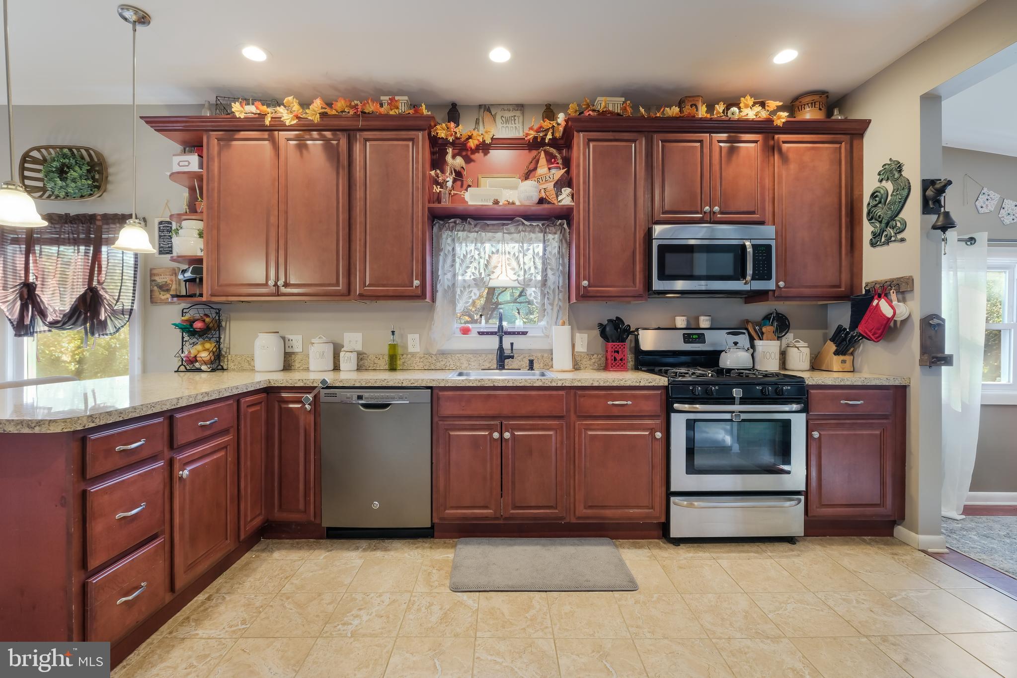 2005 Edgely Road Levittown, PA 19057 - Photo 10 of 30 Gallery Image 10