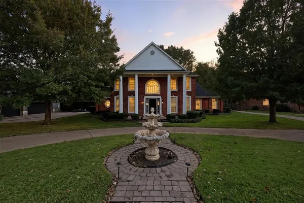 $675,000 | 1860 Plum Creek Drive, Midlothian, TX 76065