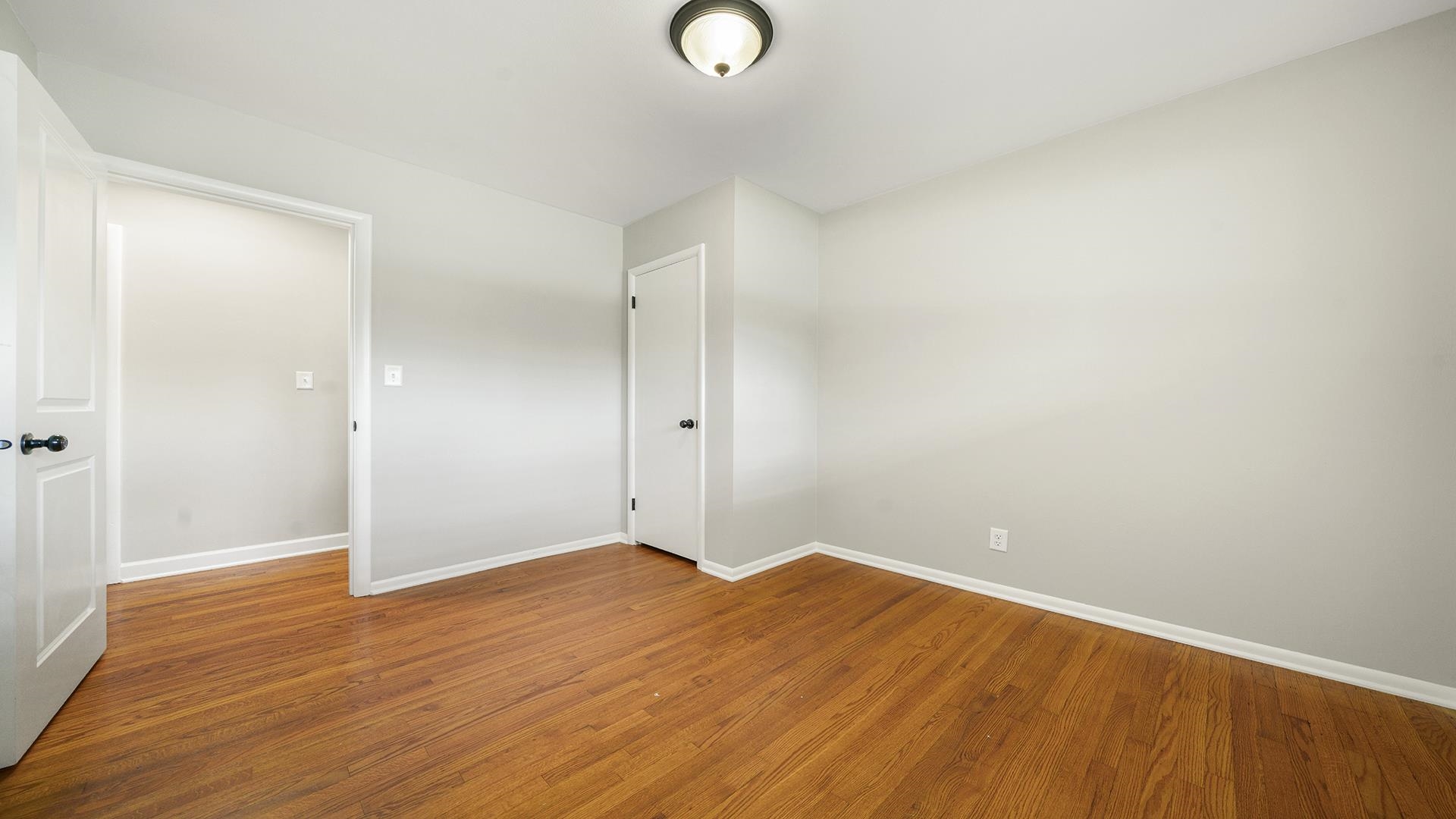 4604 Mohawk Road Rockford, IL 61107 - Photo 13 of 30 a view of empty room with wooden floor