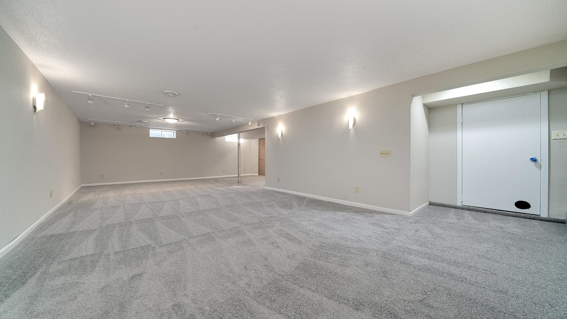 4604 Mohawk Road Rockford, IL 61107 - Photo 22 of 30 a view of an empty room