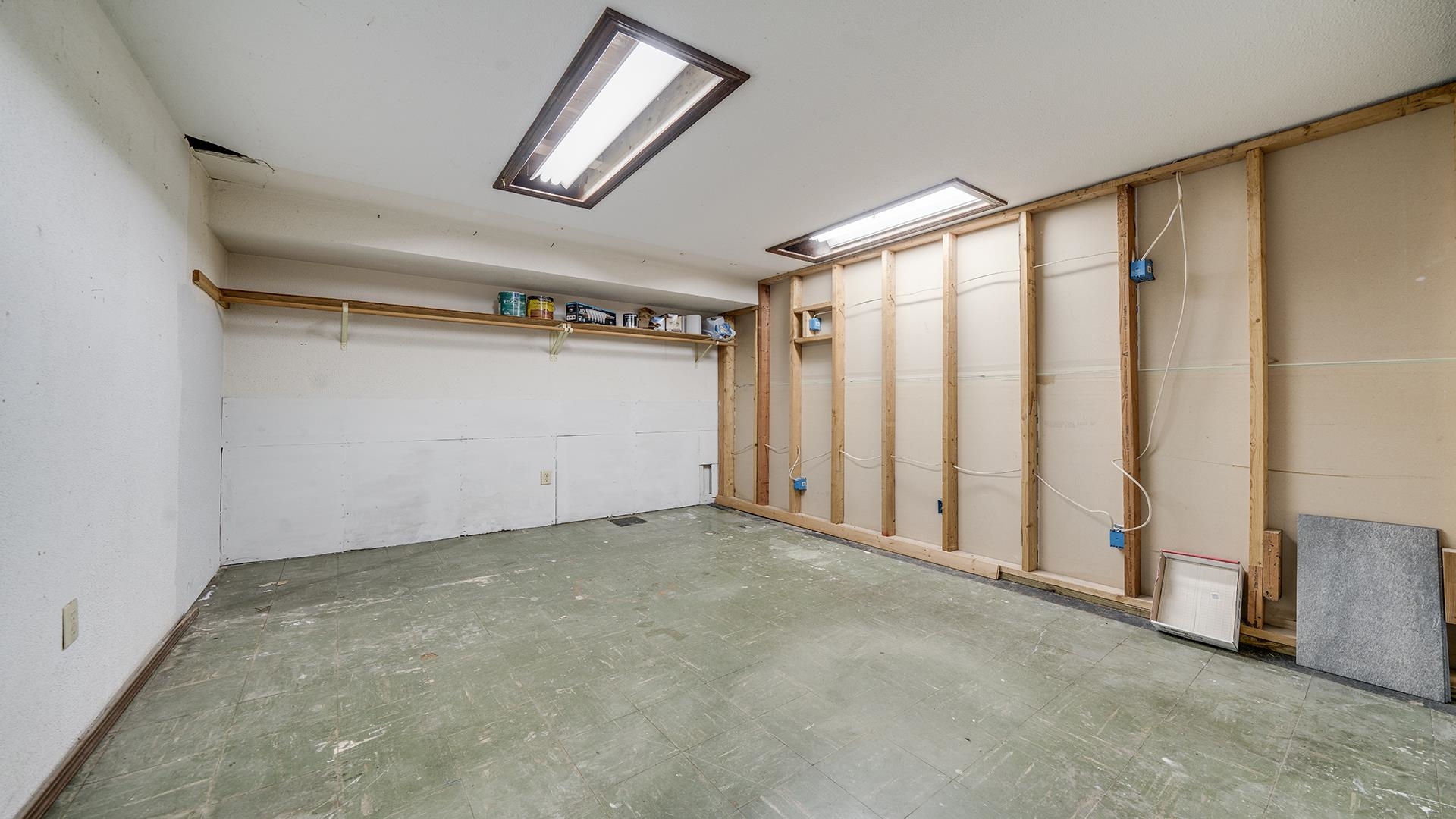 4604 Mohawk Road Rockford, IL 61107 - Photo 25 of 30 a view of an empty room