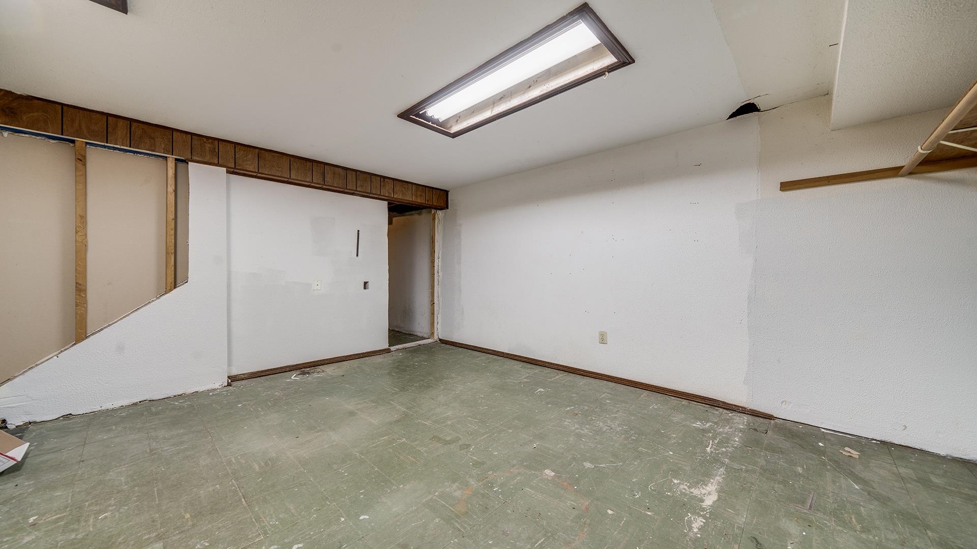 4604 Mohawk Road Rockford, IL 61107 - Photo 26 of 30 a view of an empty room