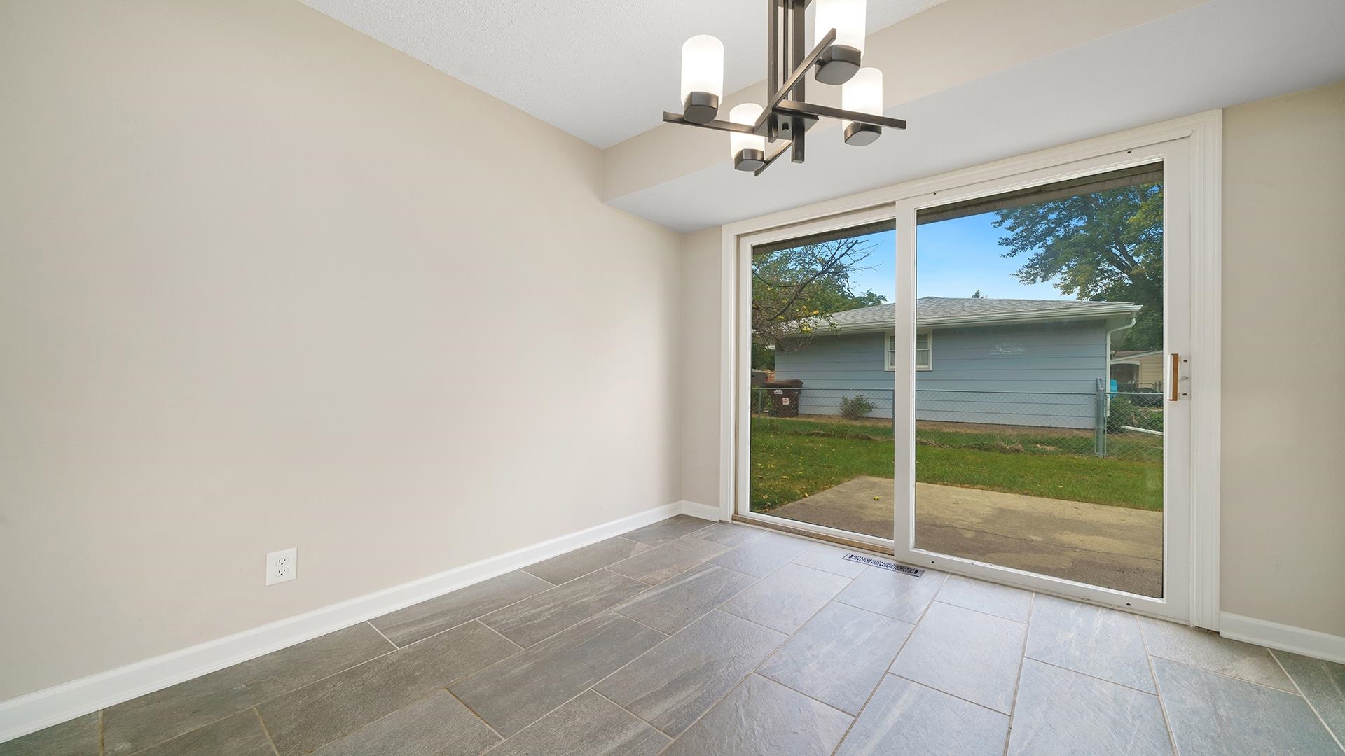 4604 Mohawk Road Rockford, IL 61107 - Photo 10 of 30 a view of an empty room with a window