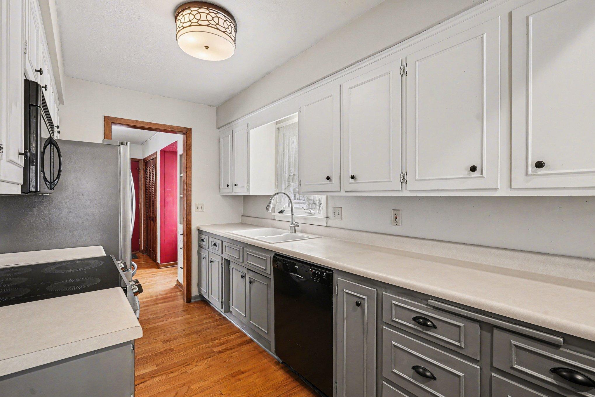 2966 Simpson Street Roseville, MN 55113 - Photo 11 of 26