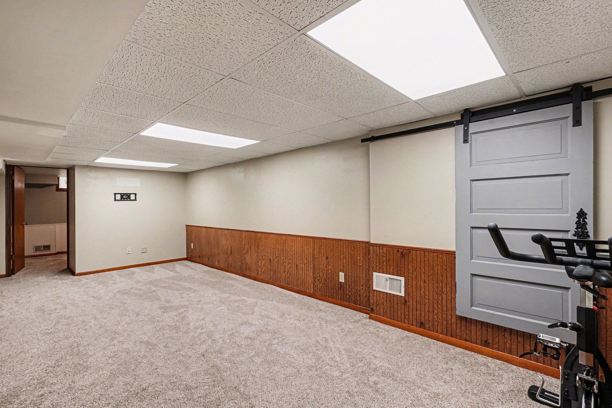 2966 Simpson Street Roseville, MN 55113 - Photo 16 of 26