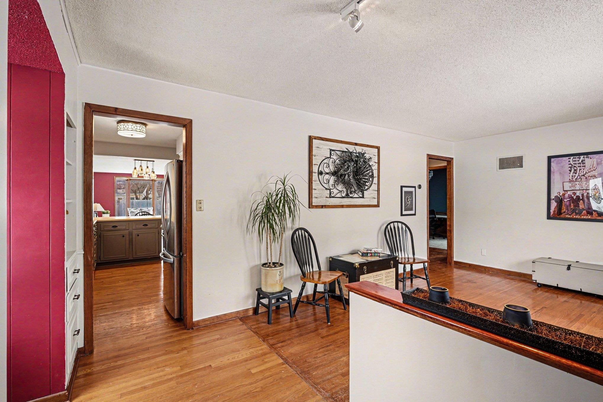 2966 Simpson Street Roseville, MN 55113 - Photo 4 of 26