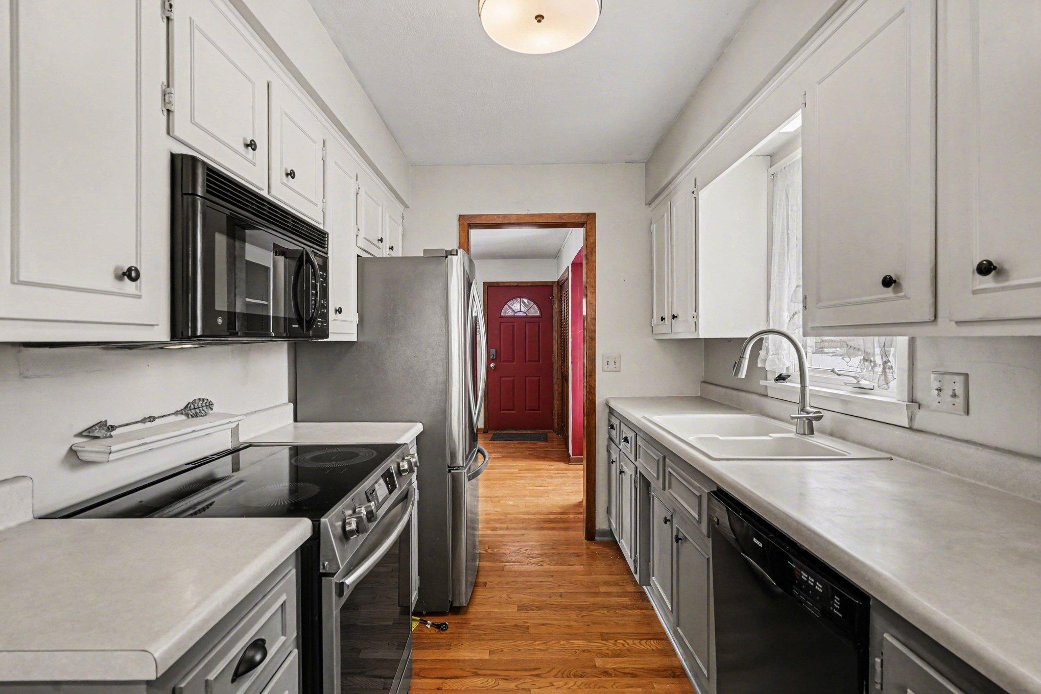 2966 Simpson Street Roseville, MN 55113 - Photo 9 of 26