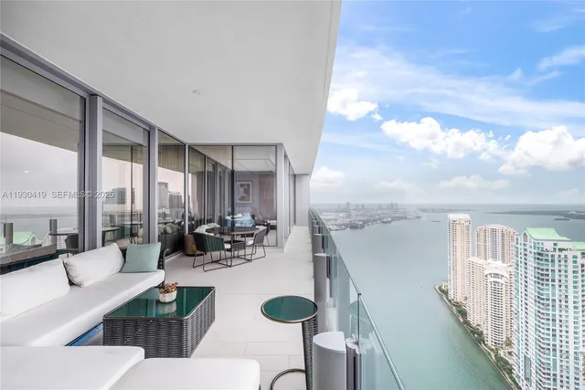 $35,000 | 300 Biscayne Blvd Way, Unit 5104C, Miami, FL 33131