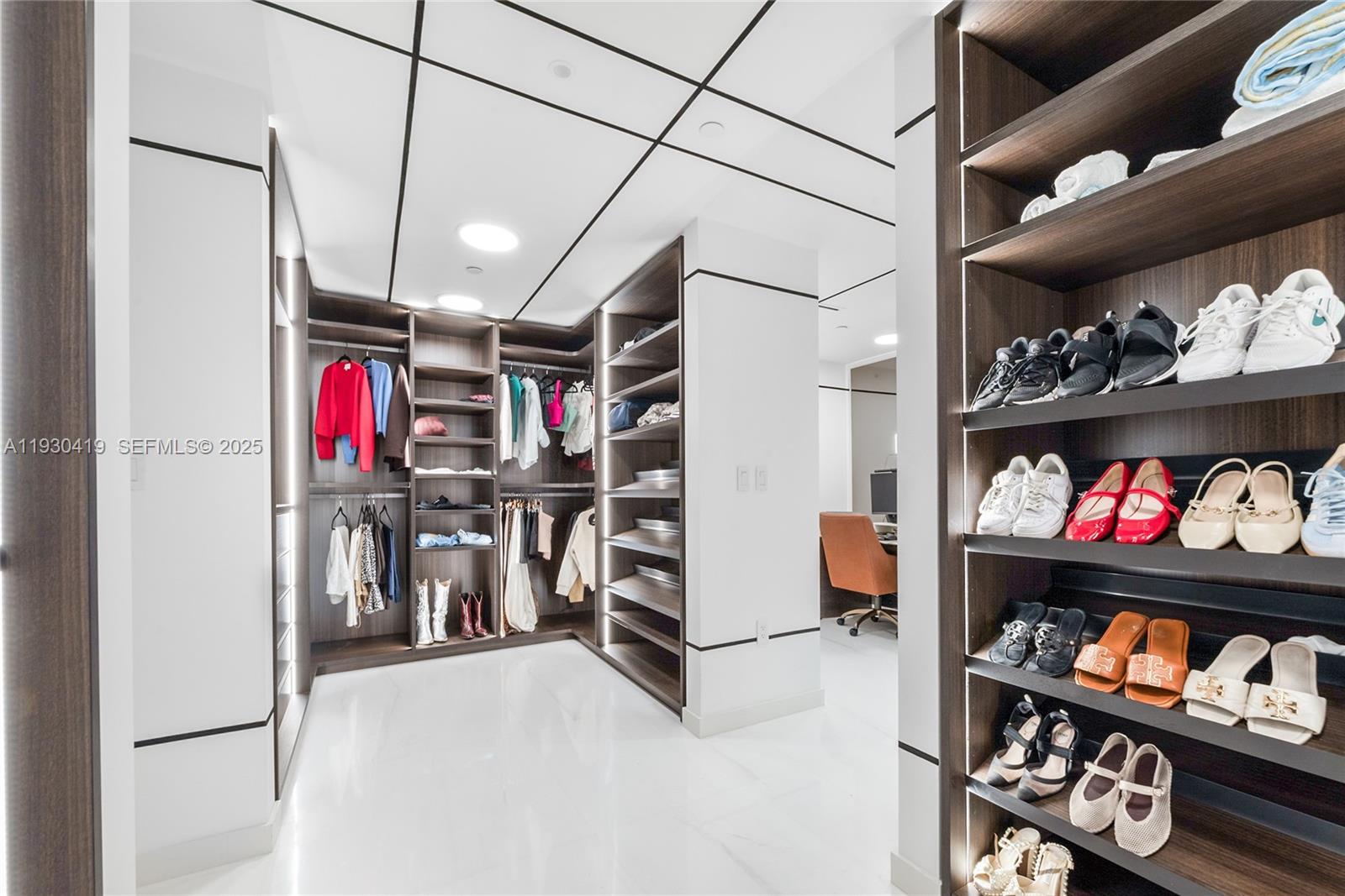 300 Biscayne Blvd Way, Unit 5104 Miami, FL 33131 - Photo 20 of 35 a view of storage and utility room