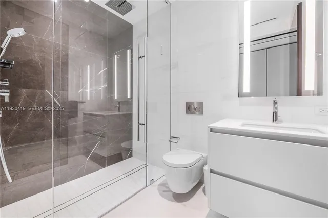 $35,000 | 300 Biscayne Blvd Way, Unit 5104C, Miami, FL 33131