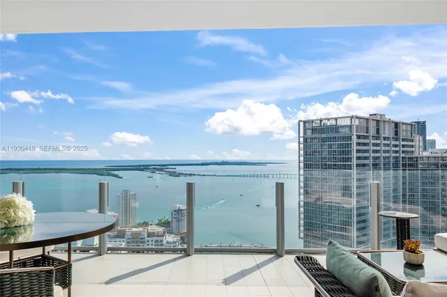 $35,000 | 300 Biscayne Blvd Way, Unit 5104C, Miami, FL 33131