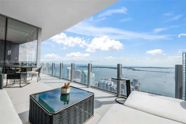 $35,000 | 300 Biscayne Blvd Way, Unit 5104C, Miami, FL 33131