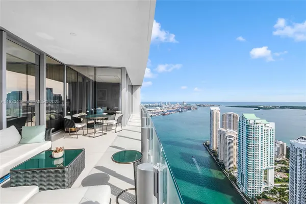 $35,000 | 300 Biscayne Blvd Way, Unit 5104, Miami, FL 33131