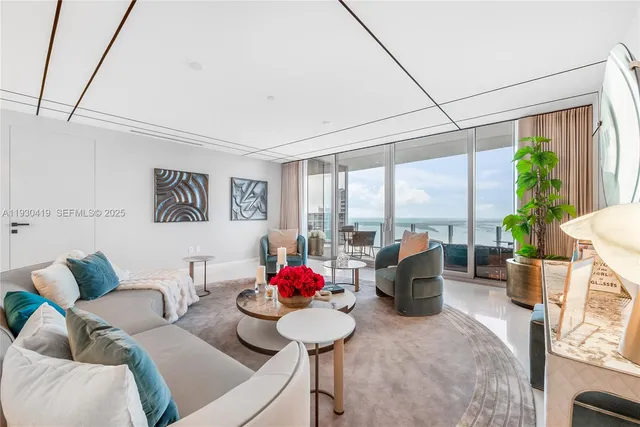 $35,000 | 300 Biscayne Blvd Way, Unit 5104C, Miami, FL 33131