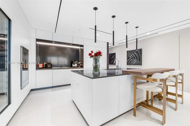 $35,000 | 300 Biscayne Blvd Way, Unit 5104C, Miami, FL 33131