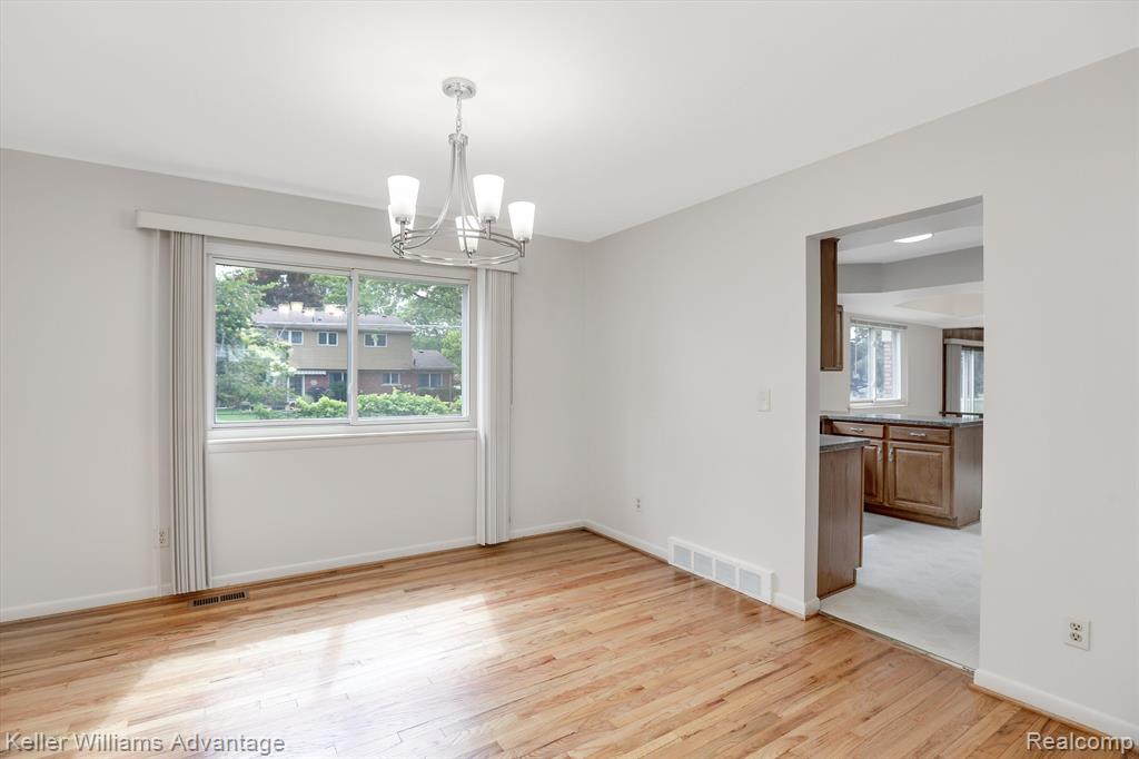 18408 Levan Road Livonia, MI 48152 - Photo 6 of 37 Gallery Image 6