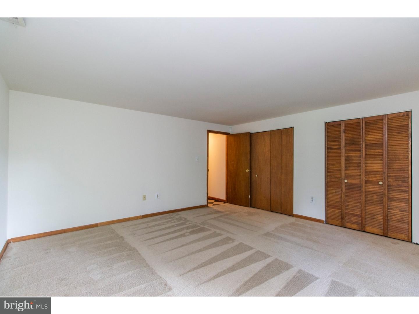 8816 Ridge Avenue, Unit 15 Philadelphia, PA 19128 - Photo 3 of 25 Family Room