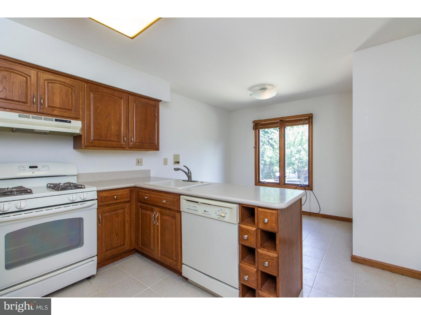 8816 Ridge Avenue, Unit 15 Philadelphia, PA 19128 - Photo 9 of 25 Kitchen