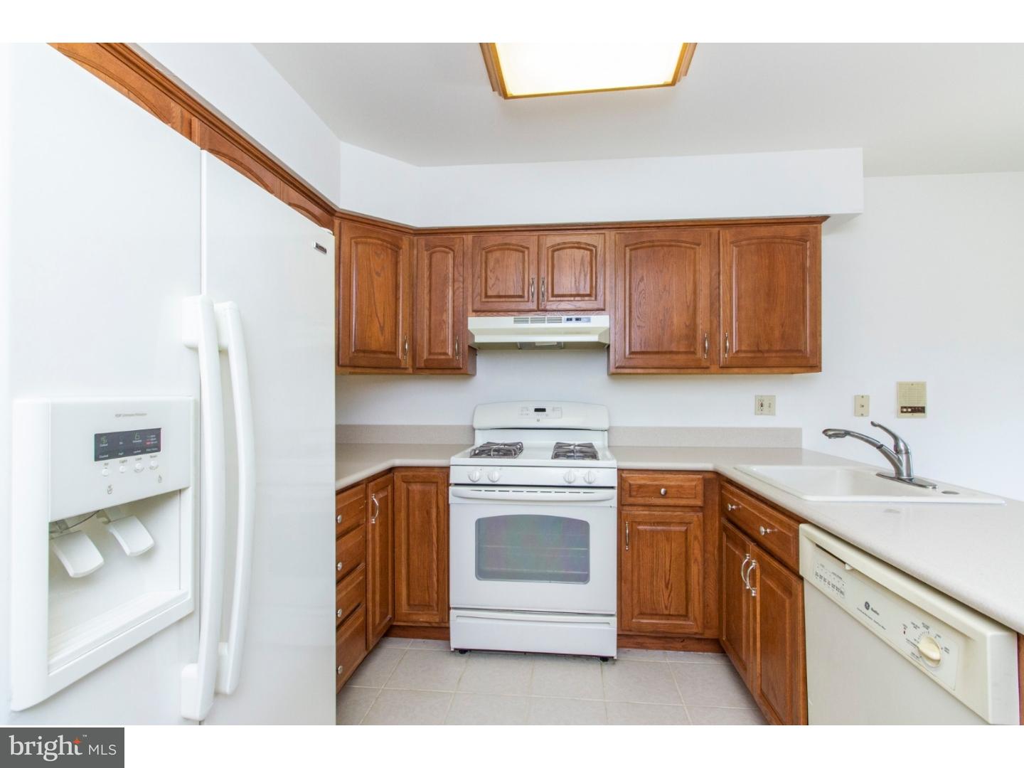 8816 Ridge Avenue, Unit 15 Philadelphia, PA 19128 - Photo 10 of 25 Kitchen