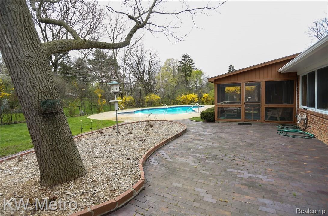 942 North Reading Road Bloomfield Hills, MI 48304 - Photo 33 of 37 Reading-45.jpg