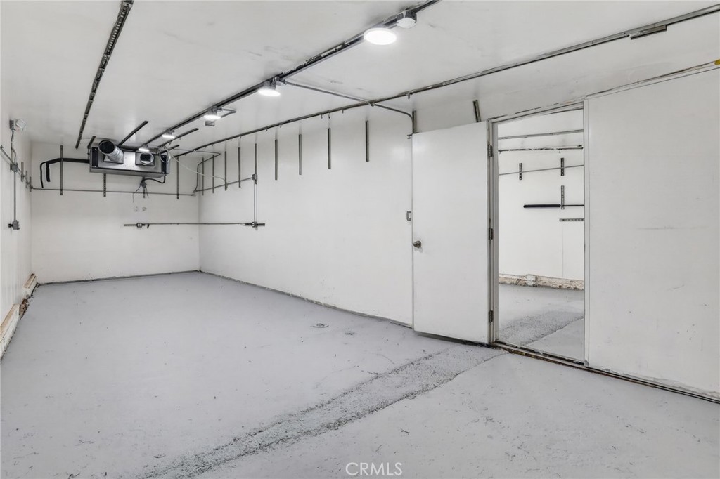 9939 Commerce Avenue Tujunga, CA 91042 - Photo 14 of 30 a view of a garage