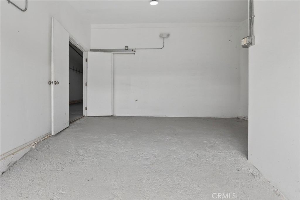 9939 Commerce Avenue Tujunga, CA 91042 - Photo 20 of 30 a view of room
