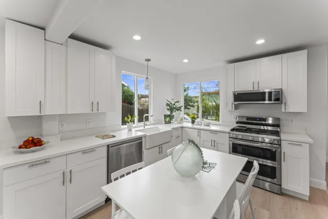 $798,000 | 335 Monterey Street, Brisbane, CA 94005