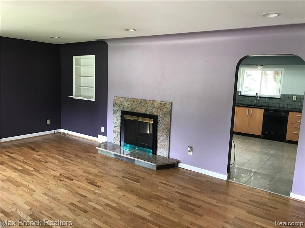 115 Stark Road Rochester, MI 48307 - Photo 2 of 8 IMG_5215.JPG