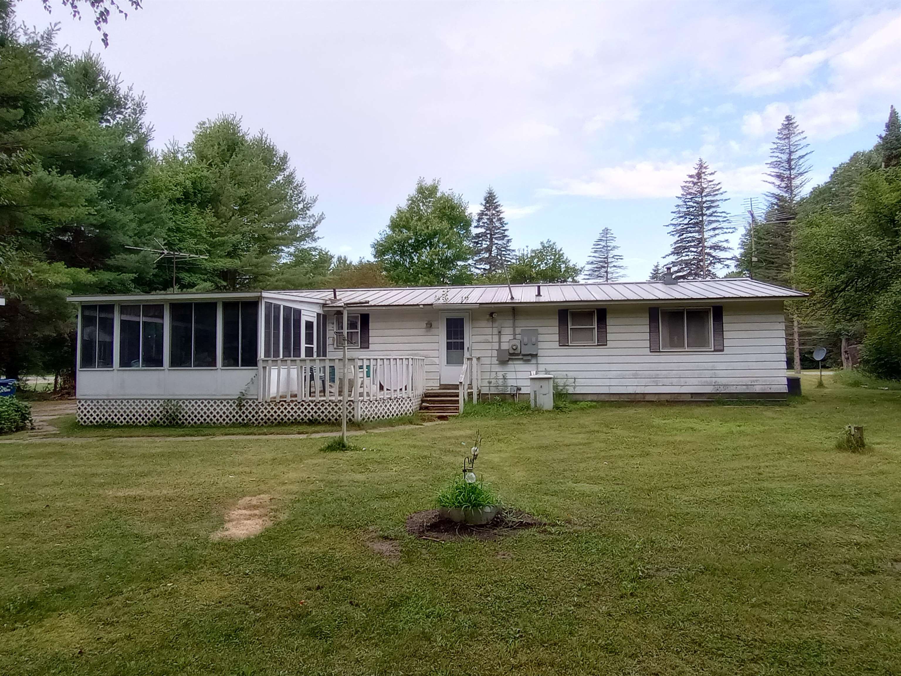 716 North Hockaday Road Gladwin, MI 48624 - Photo 4 of 14