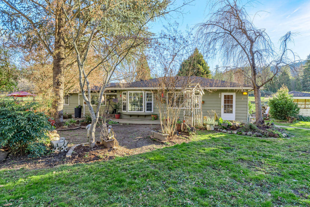 1793 Lampman Road Gold Hill, OR 97525 - Photo 1 of 45 LR(1)