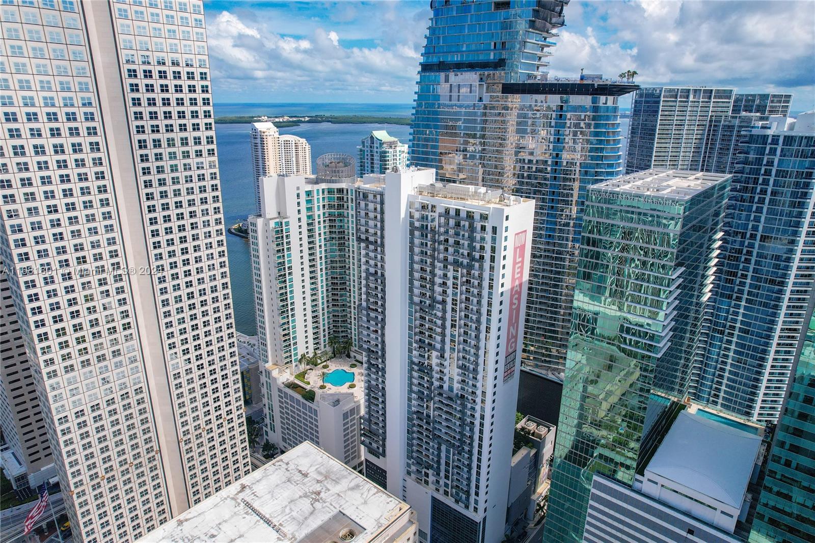 340 Southeast 3rd Street, Unit 3903 Miami, FL 33131 - Photo 1 of 19