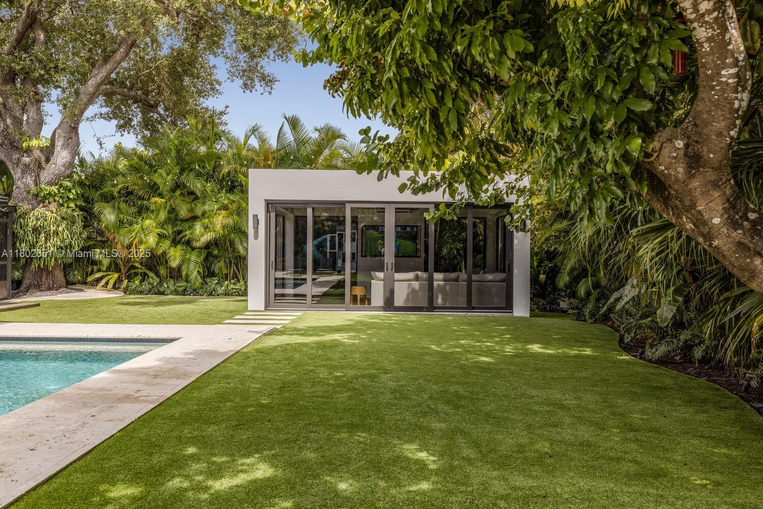 7921 Southwest 100th Street Miami, FL 33156 - Photo 14 of 60 Media room/Clubhouse