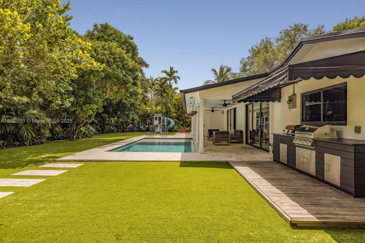 7921 Southwest 100th Street Miami, FL 33156 - Photo 15 of 60