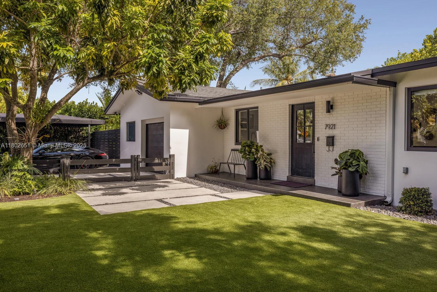 7921 Southwest 100th Street Miami, FL 33156 - Photo 26 of 60