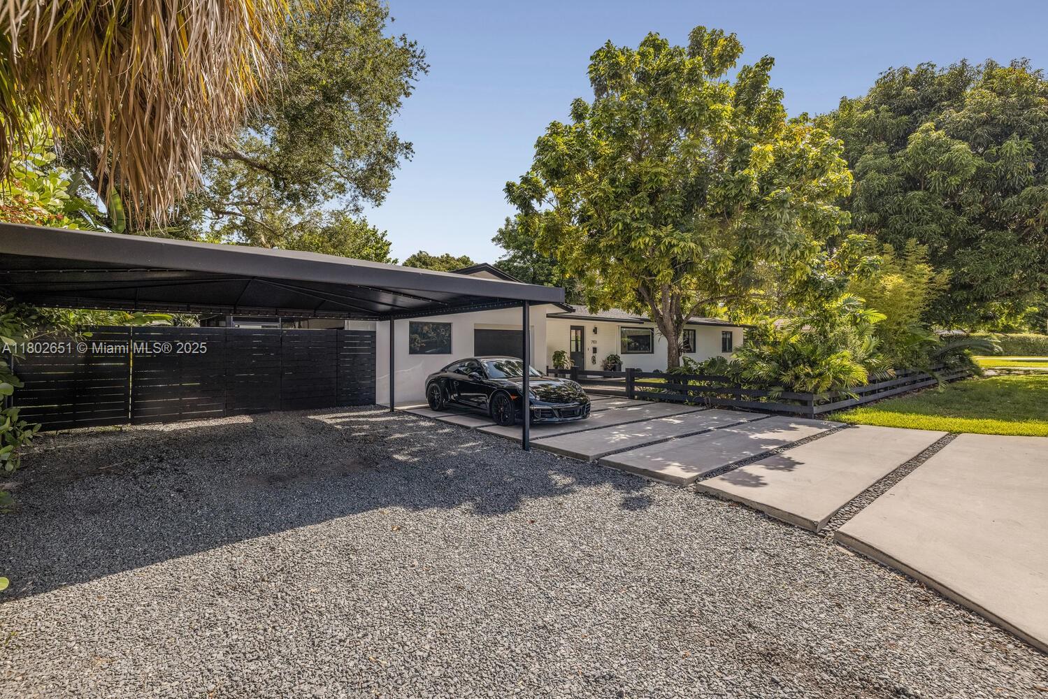 7921 Southwest 100th Street Miami, FL 33156 - Photo 28 of 60