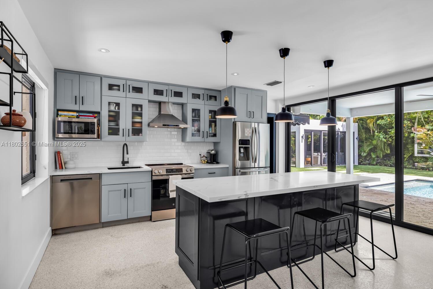 7921 Southwest 100th Street Miami, FL 33156 - Photo 3 of 60