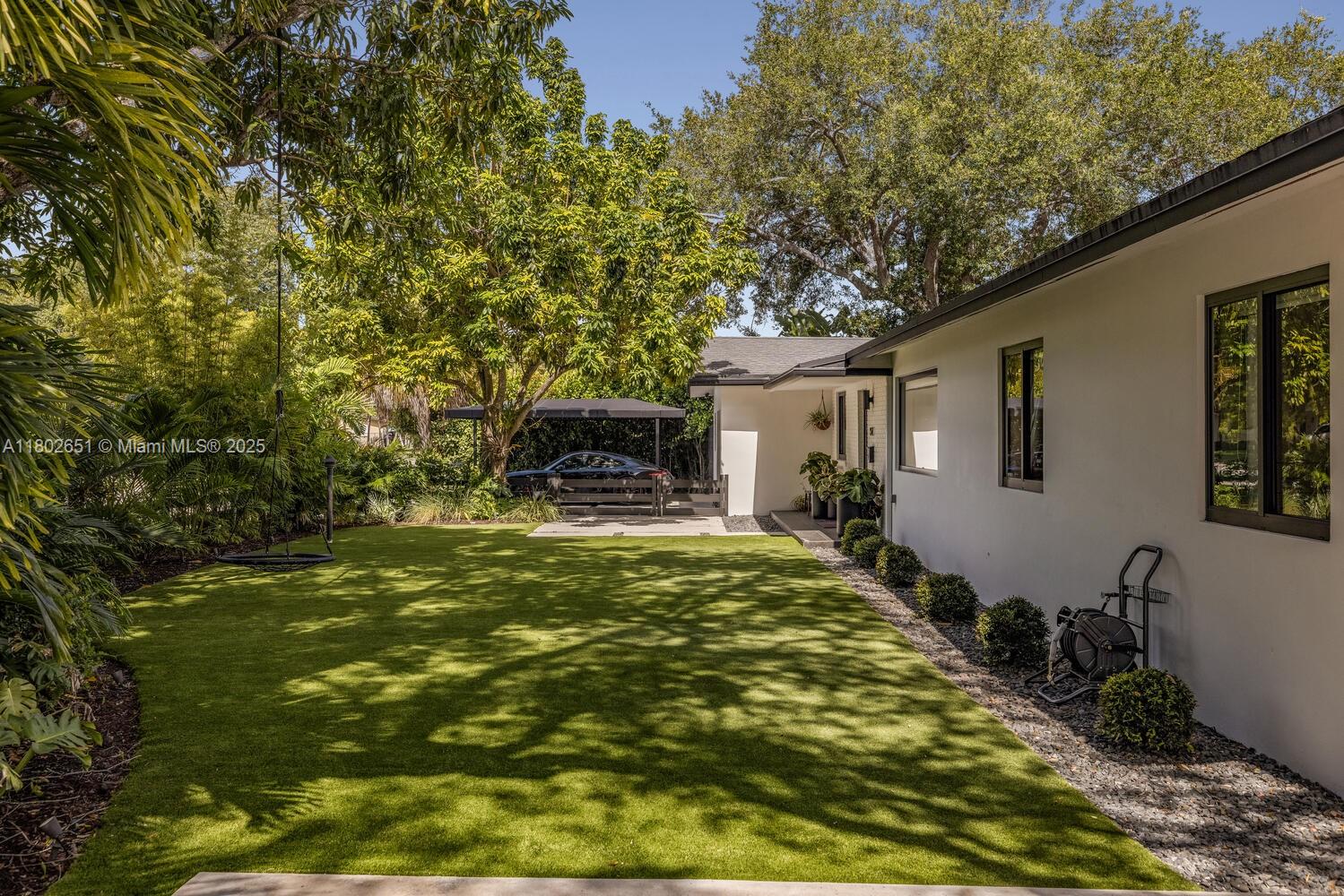 7921 Southwest 100th Street Miami, FL 33156 - Photo 37 of 60