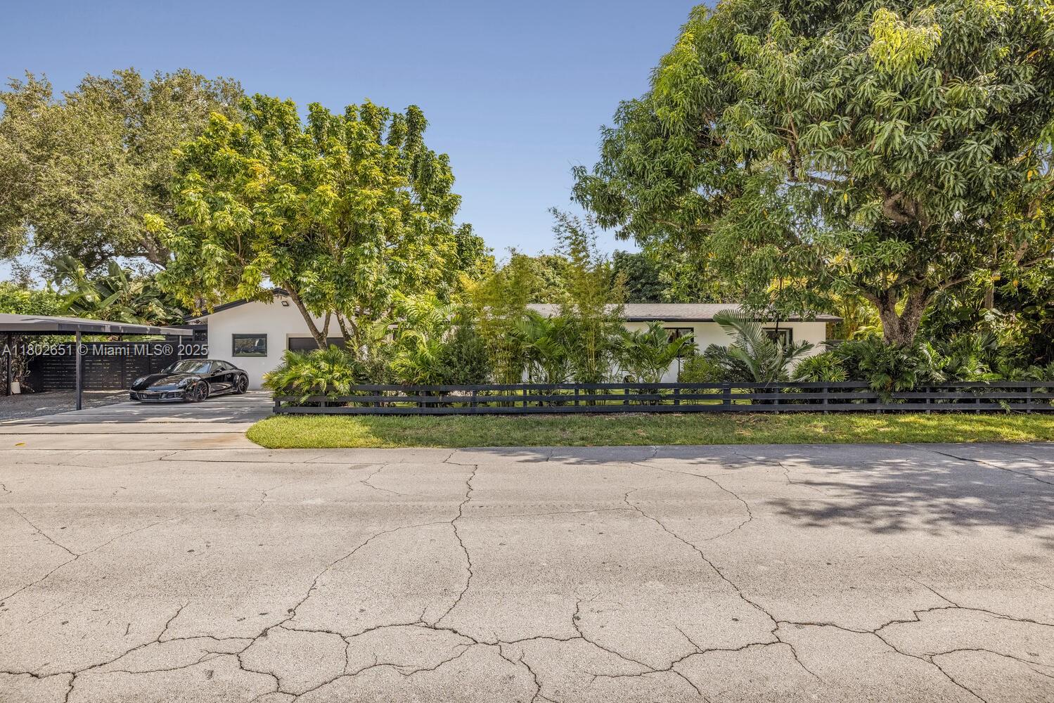 7921 Southwest 100th Street Miami, FL 33156 - Photo 38 of 60