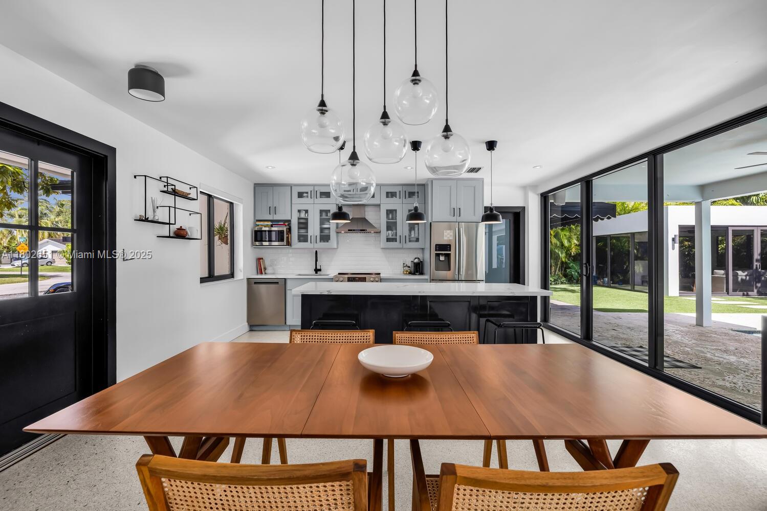 7921 Southwest 100th Street Miami, FL 33156 - Photo 4 of 60