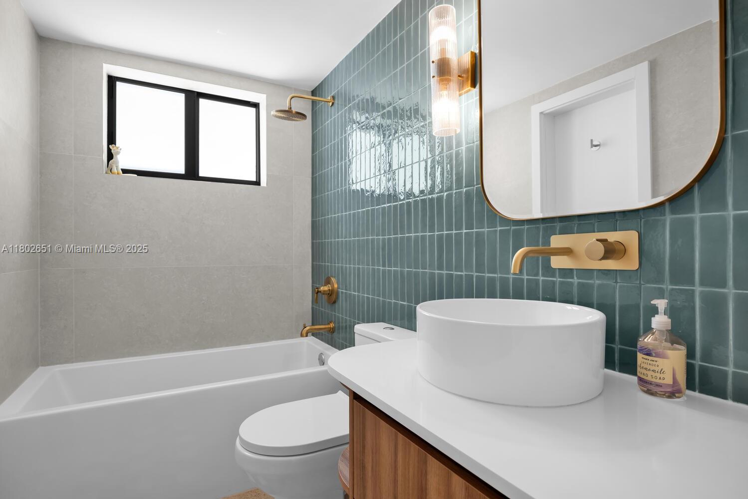 7921 Southwest 100th Street Miami, FL 33156 - Photo 7 of 60