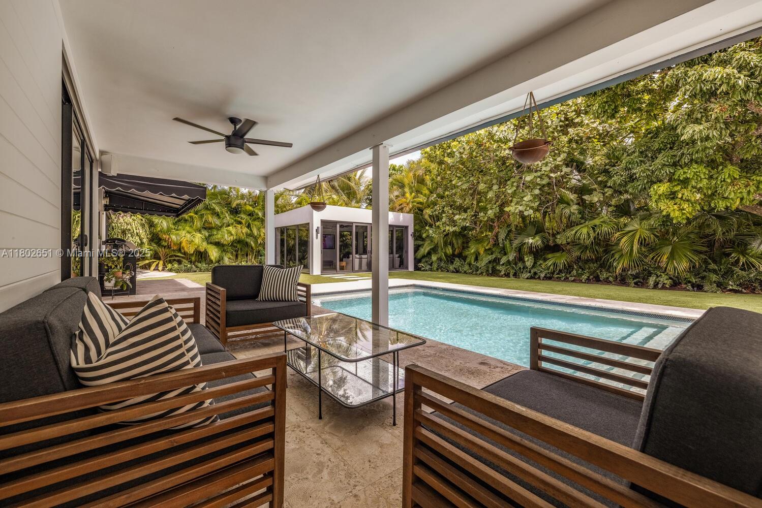 7921 Southwest 100th Street Miami, FL 33156 - Photo 10 of 60