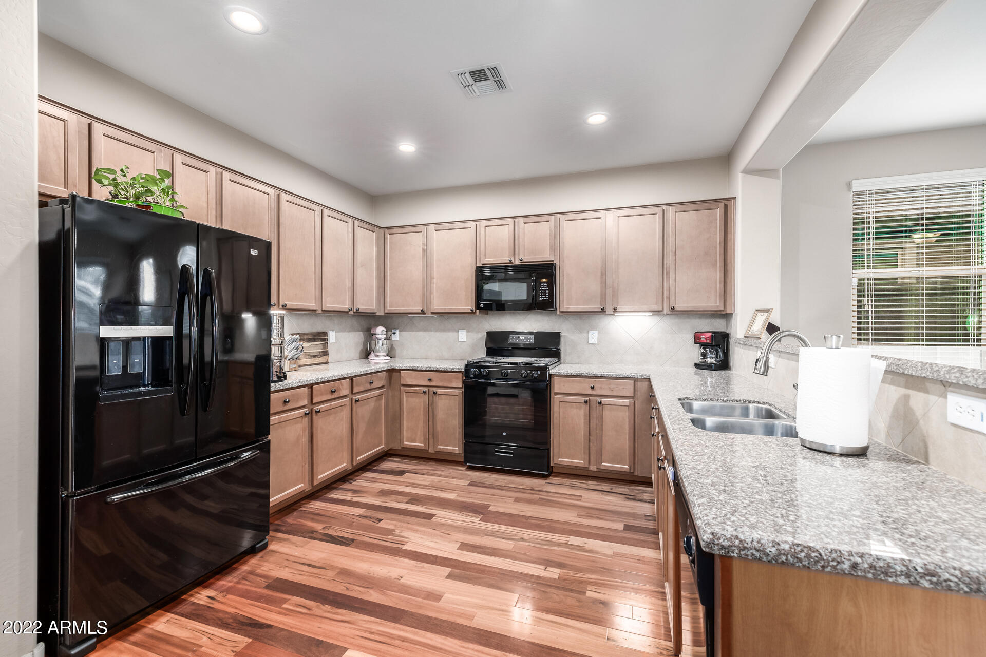 3246 West Florimond Road Phoenix, AZ 85086 - Photo 16 of 44 22 - Florimond