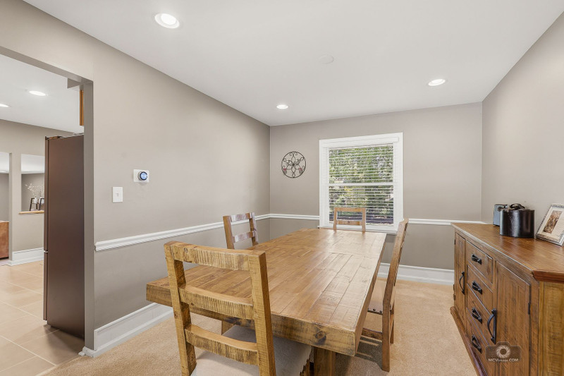 619 East Bauer Road Naperville, IL 60563 - Photo 8 of 27