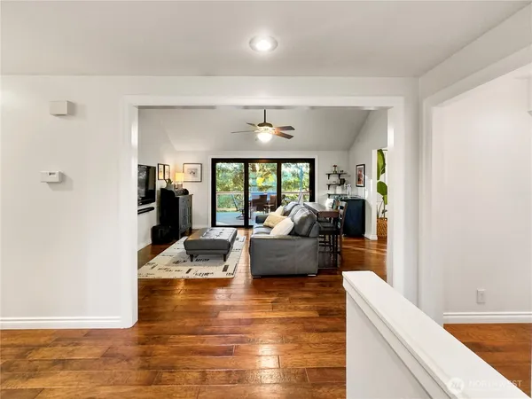 $1,375,000 | 4017 239th Place Southeast, Sammamish, WA 98029