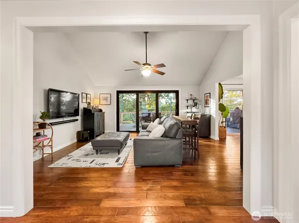 $1,375,000 | 4017 239th Place Southeast, Sammamish, WA 98029