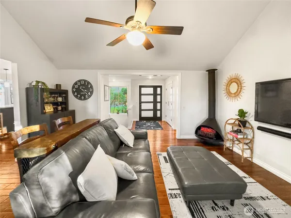 $1,375,000 | 4017 239th Place Southeast, Sammamish, WA 98029