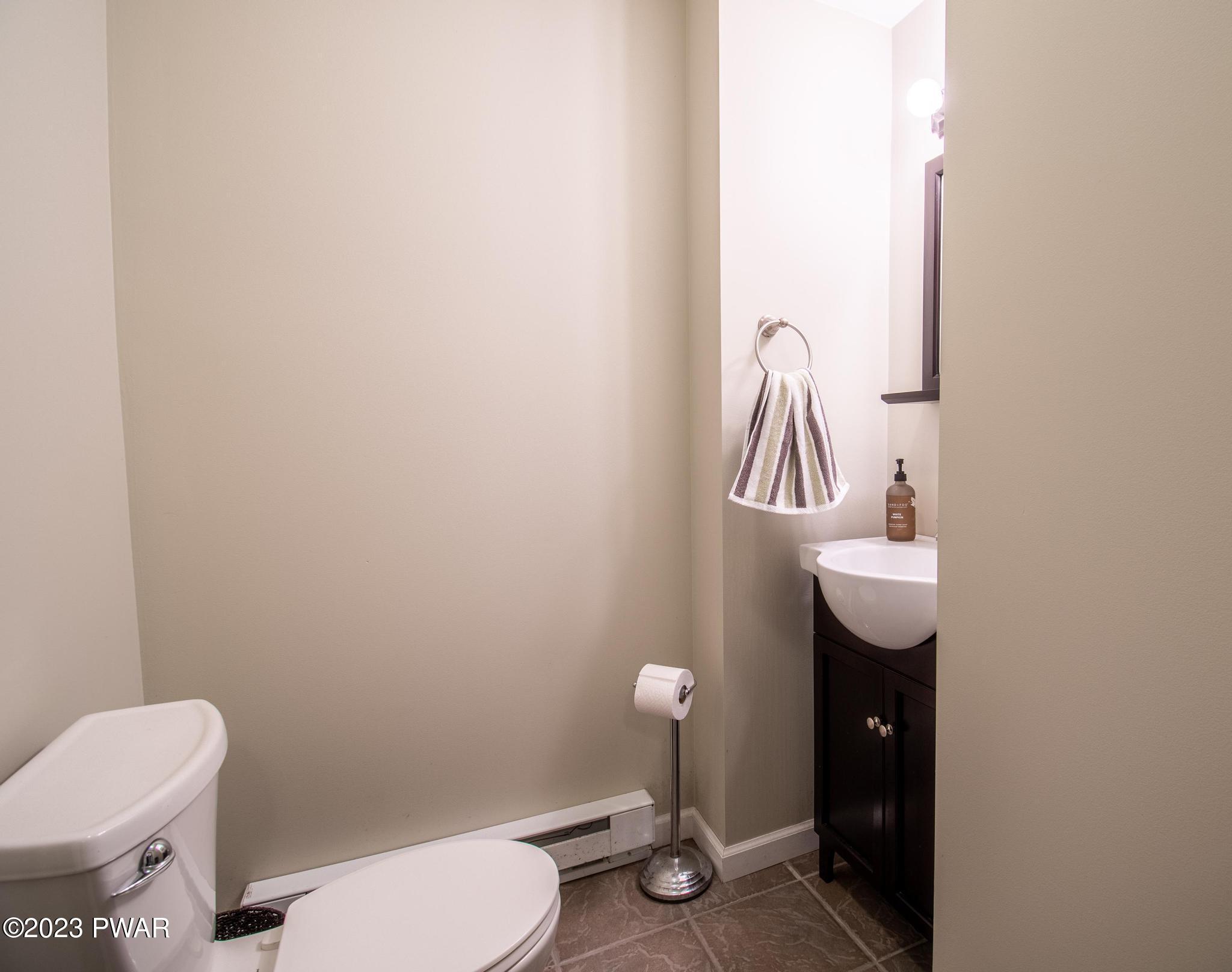 1009 Tomahawk Road Lake Ariel, PA 18436 - Photo 26 of 33 Half Bathroom