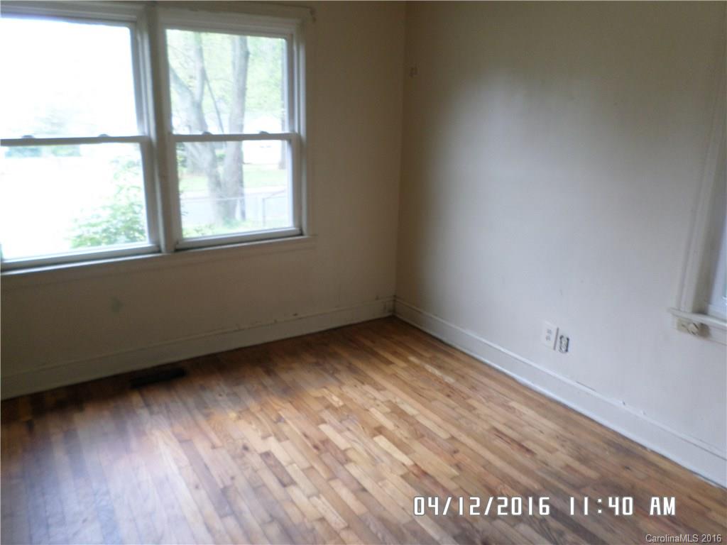 2740 Cowles Road Charlotte, NC 28208 - Photo 7 of 10 Gallery Image 7