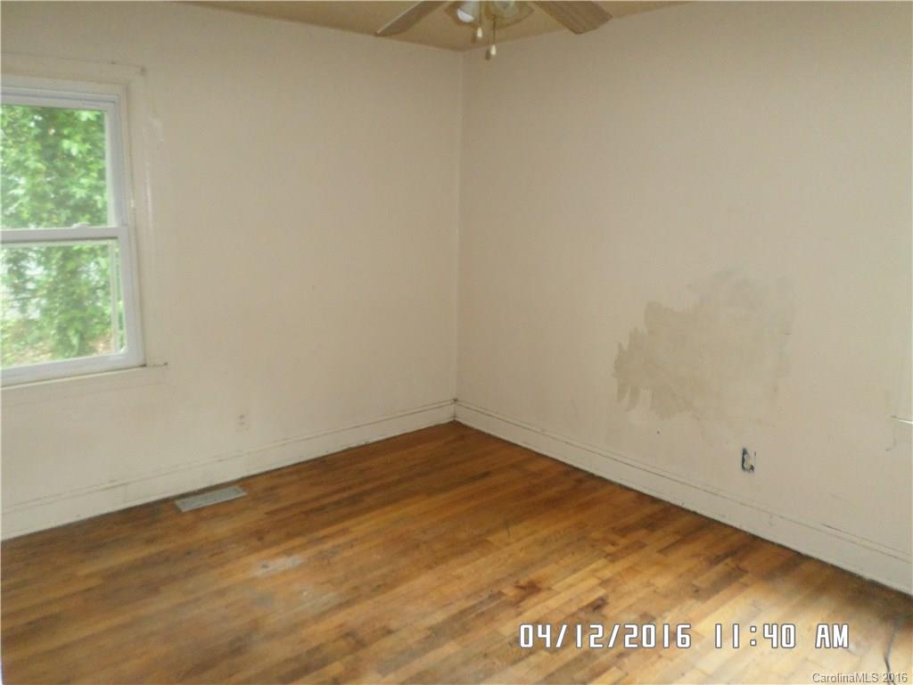 2740 Cowles Road Charlotte, NC 28208 - Photo 9 of 10 Gallery Image 9