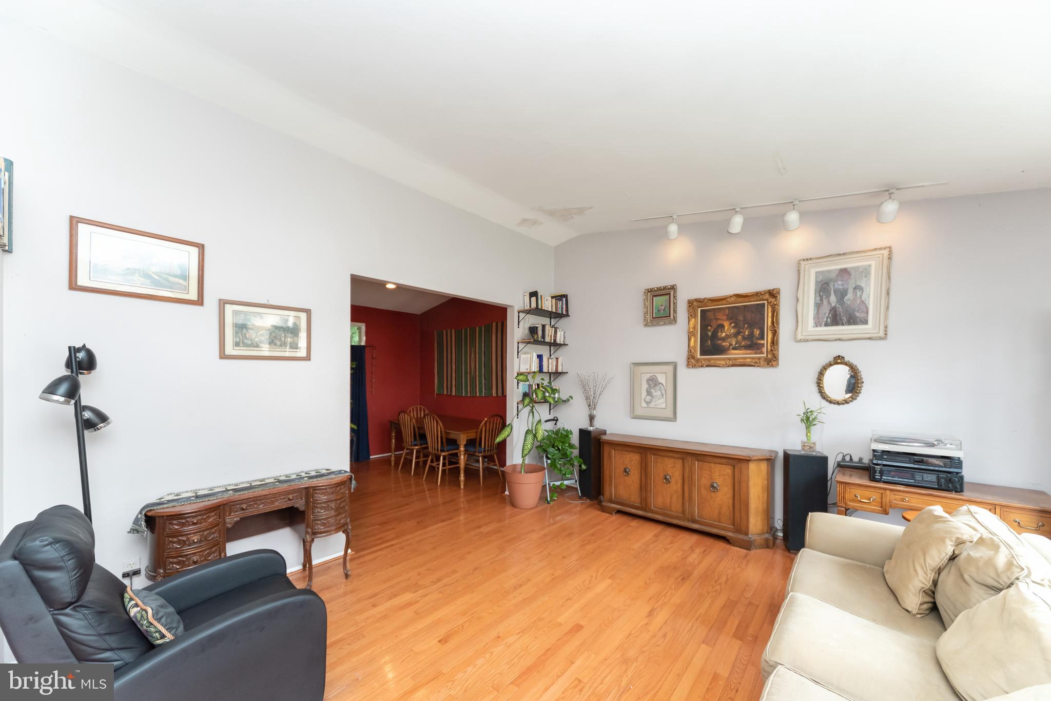 7629 Carla Road Baltimore, MD 21208 - Photo 2 of 17